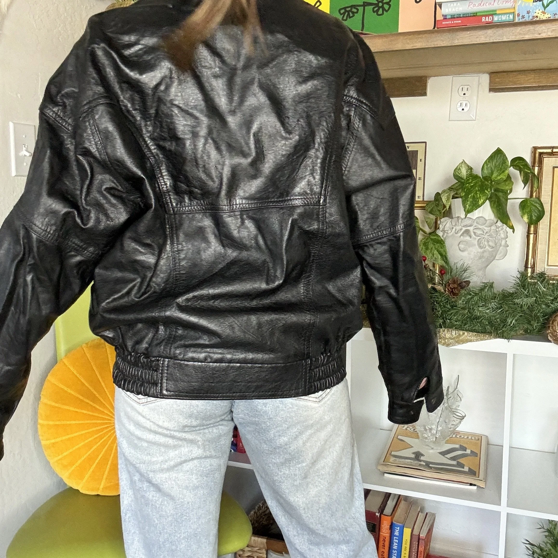 Vintage Outfit Wear Black Leather Bomber Jacket (L) — Radicalthrifts